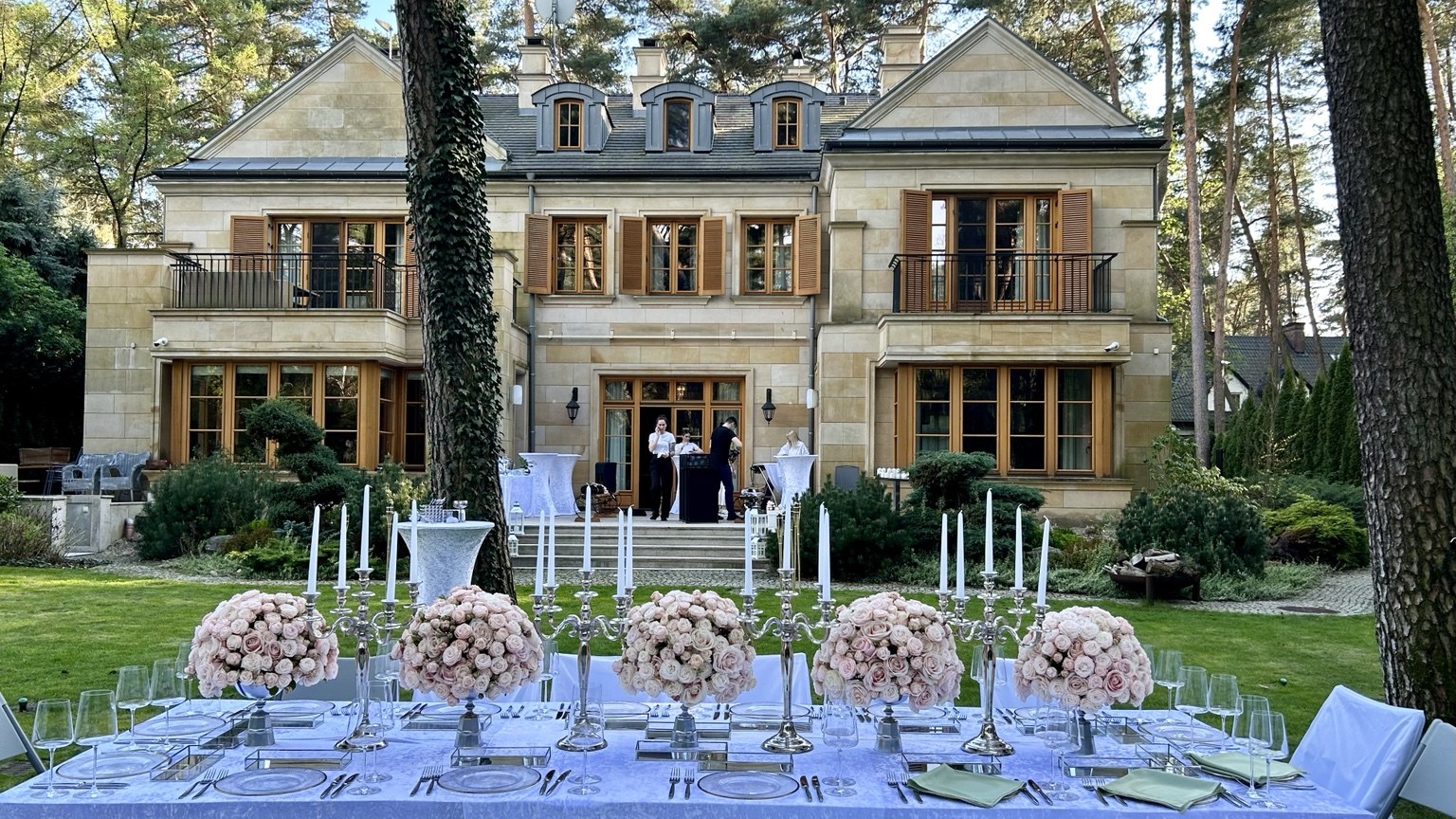 Wedding table in front of the residence